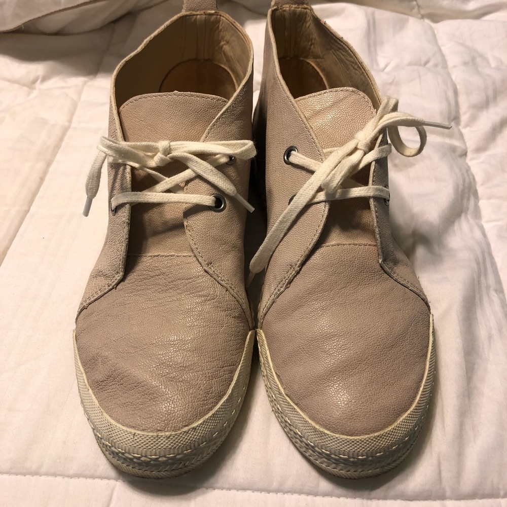 Taupe lace up sneakers